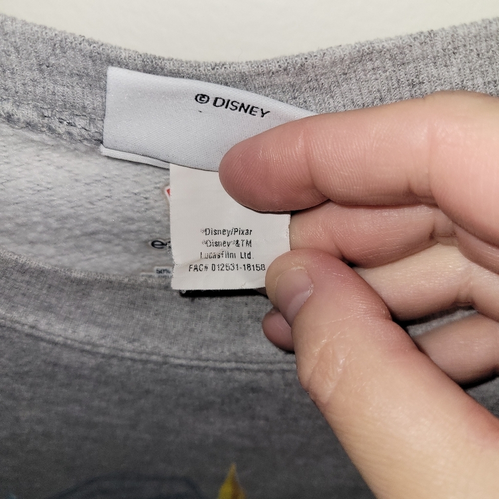 Disney Parks Women's Gray Long Sleeved Crewneck Sweater, Size M - Picture 7 of 7